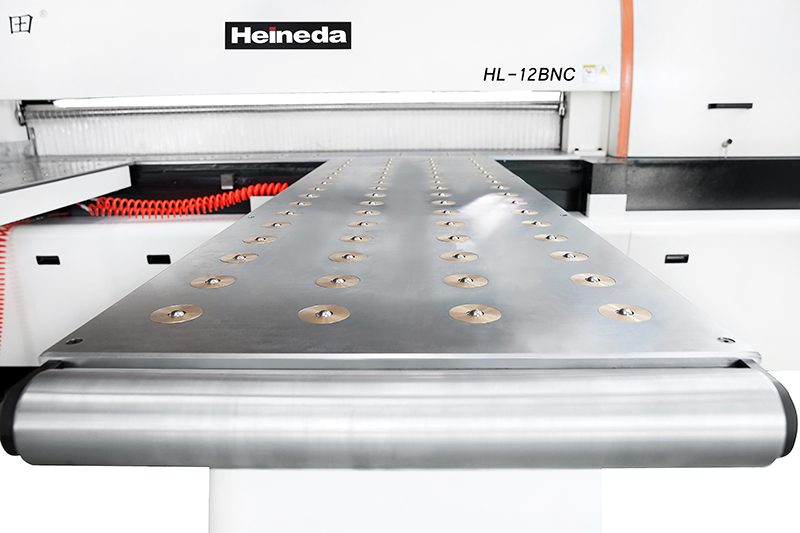 HL-12BNC computer aluminum plate sawing machine